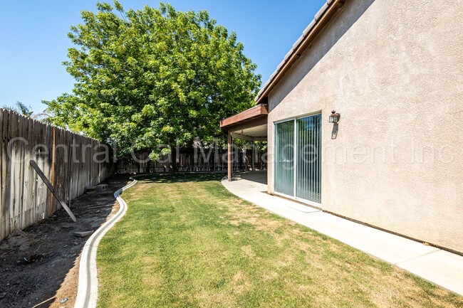 Building Photo - 3 Bedroom/2 Bath Home in Desired Southwest...