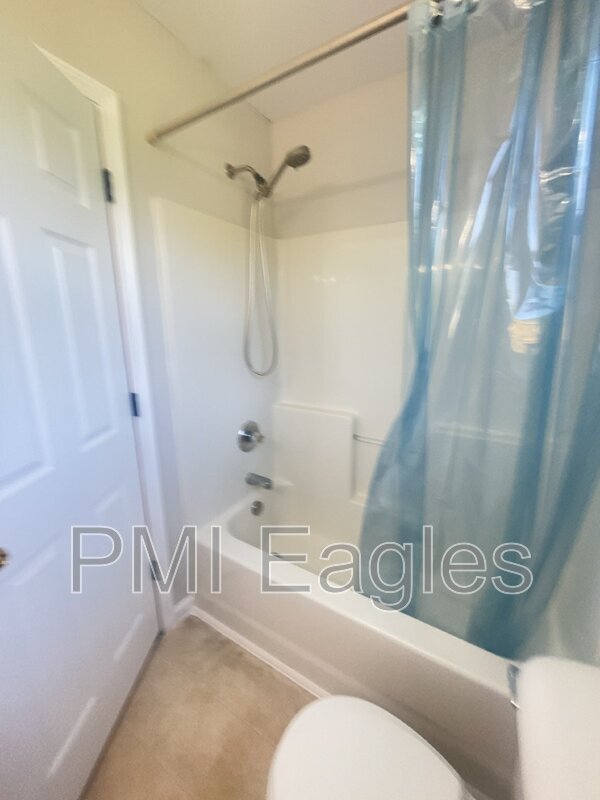 Building Photo - 102 Milard Ct