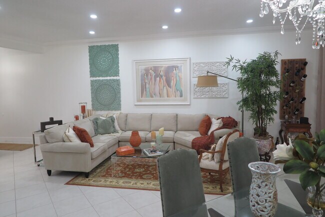 Building Photo - 7460 La Paz Blvd