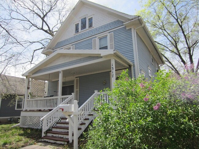 Building Photo - 1317 Rhode Island St