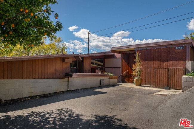 Building Photo - 12421 Deerbrook Ln