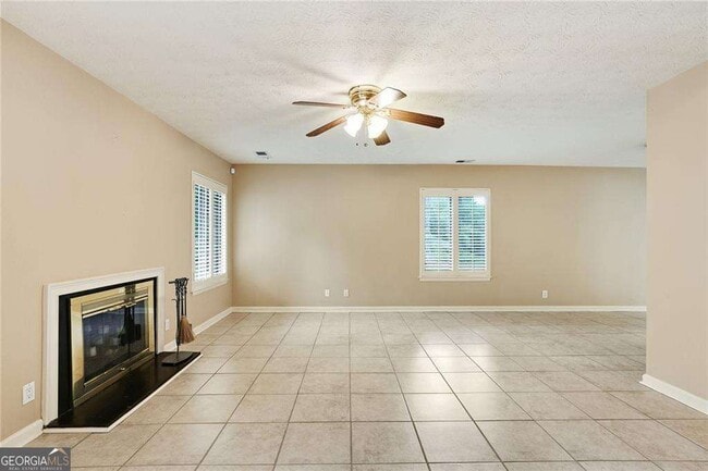 Building Photo - 2949 Torreya Way SE