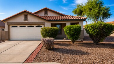 Building Photo - 8566 E Desert Ln