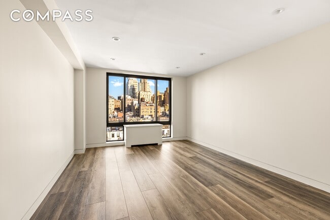 Building Photo - 48 W 68th St