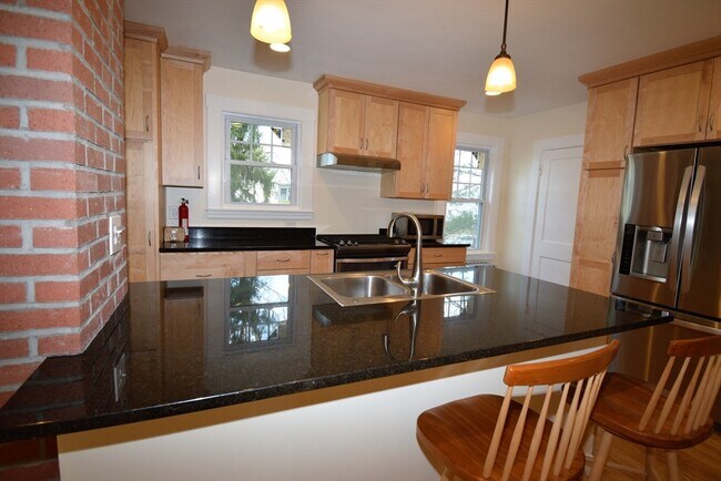 Building Photo - 39 S Normandy Ave