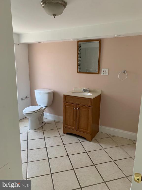 Building Photo - 107 N 6th St