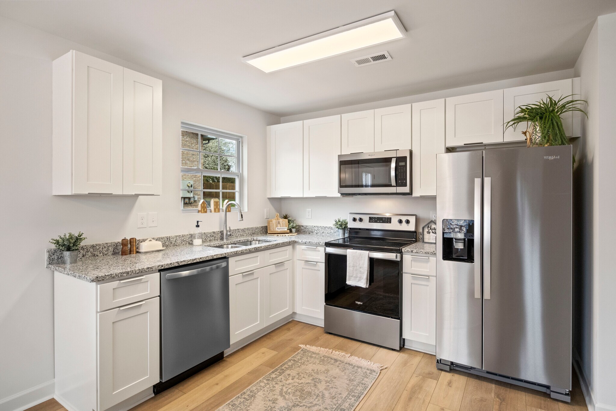 Kitchen - 7219 Howard Bennett Way