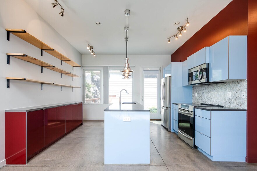Building Photo - 3513 Delgany St
