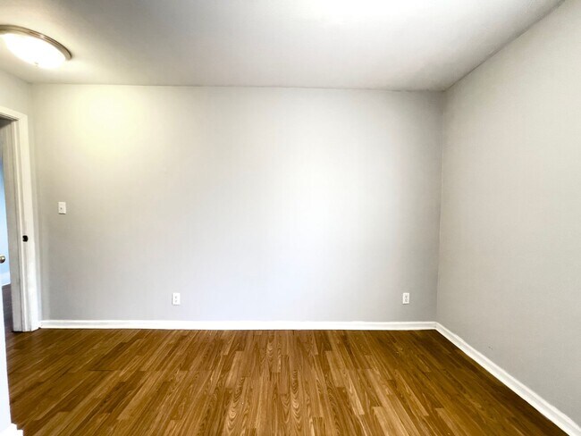 Building Photo - PRELEASING for AUGUST! Pet-Friendly 4BR Walk to Ball State