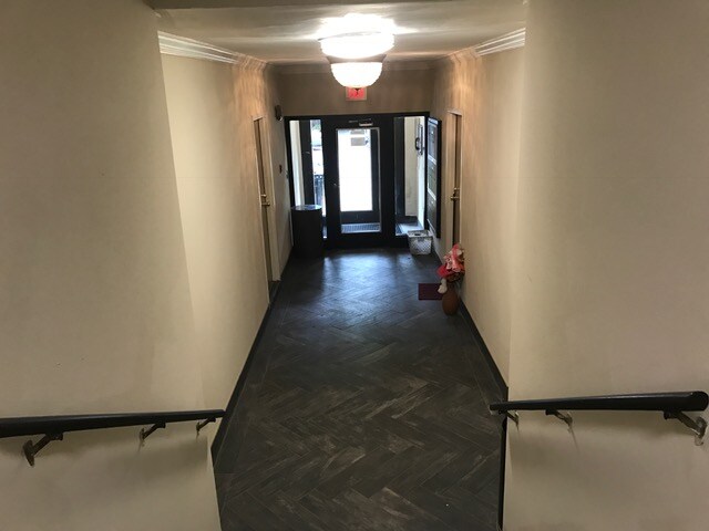 Building Photo - 5500 Pershing Ave