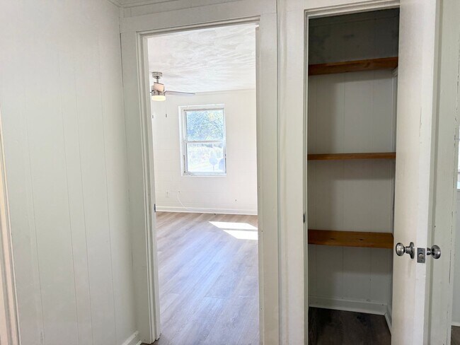 Building Photo - For Rent – $1,000/month | 2 Bed | 1 Bath