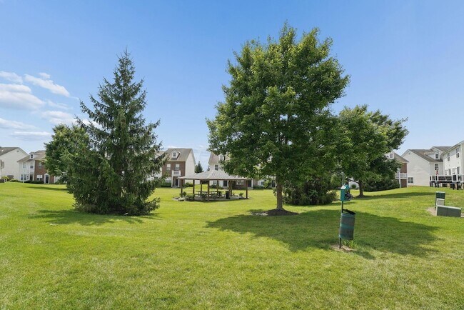 Building Photo - 2033 River Rock Way