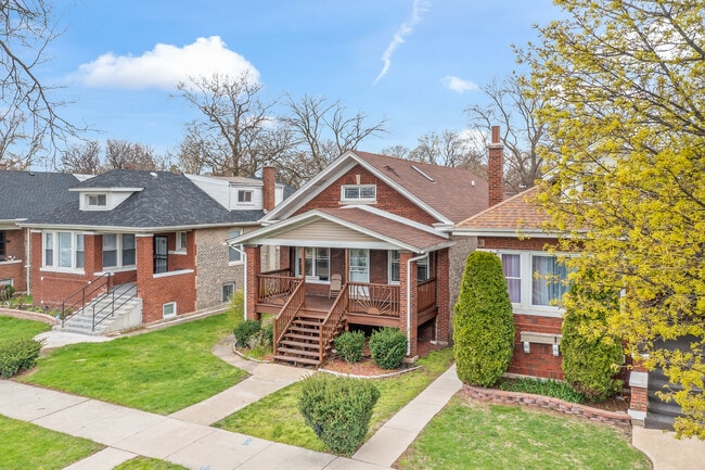 Building Photo - 7938 S Bennett Ave