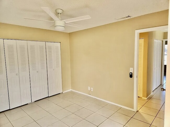 Building Photo - 2818 Stoneway Ln