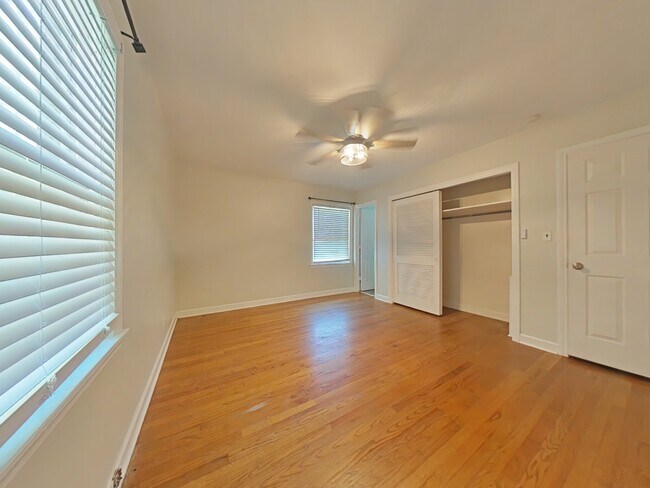 Building Photo - 239 Rainier Dr