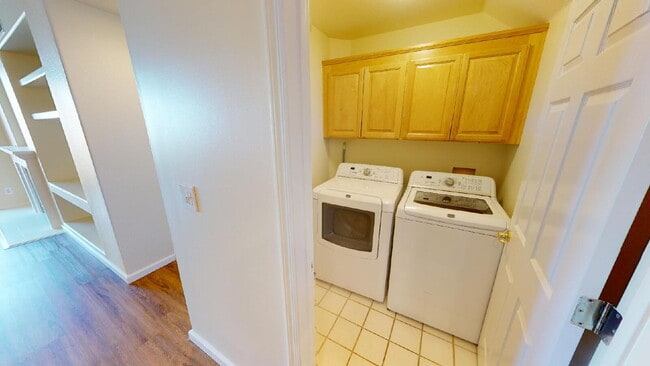 Building Photo - 123 Warbler Ln