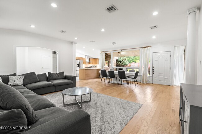 Building Photo - 606 Deal Rd