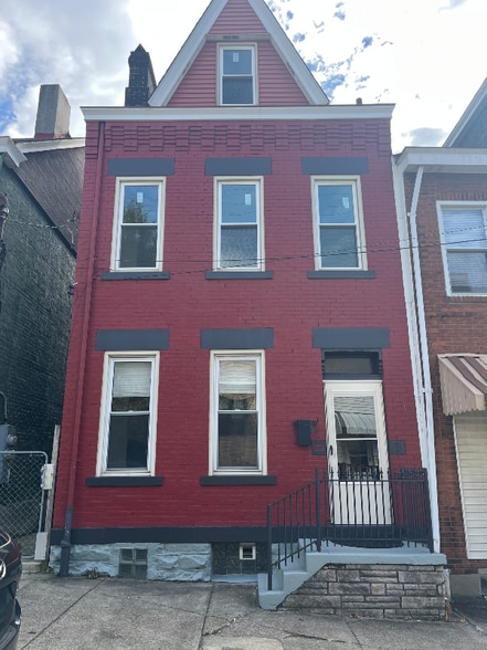Primary Photo - 457 Cedarville St