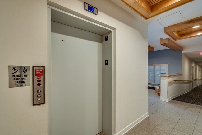 Building Photo - Chic East Nashville Two Bedroom Loft