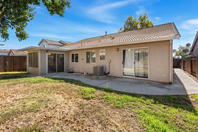 Building Photo - 8277 Lake Willow Way