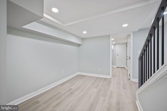 Building Photo - 328 S Macon St.