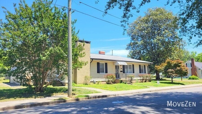 Building Photo - 412 Hamby St