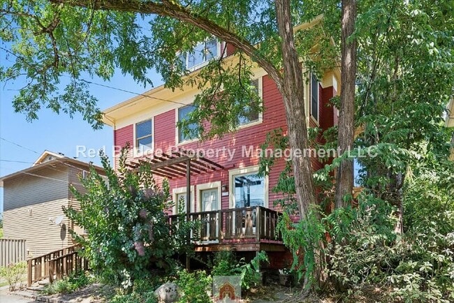 Building Photo - 1325 SE Nehalem St