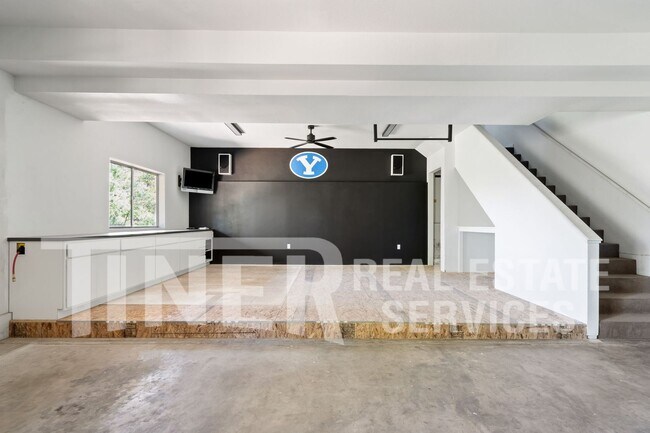 Building Photo - Stunning Views 4 Bedroom El Dorado Hills Gem