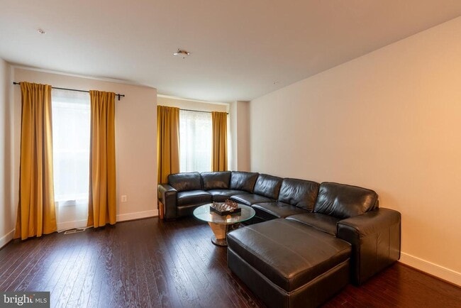 Building Photo - 515 Shorthorn Way