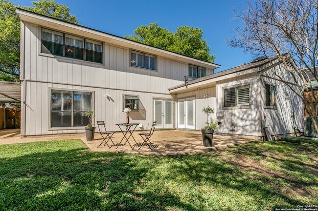Building Photo - 1107 River Vista W