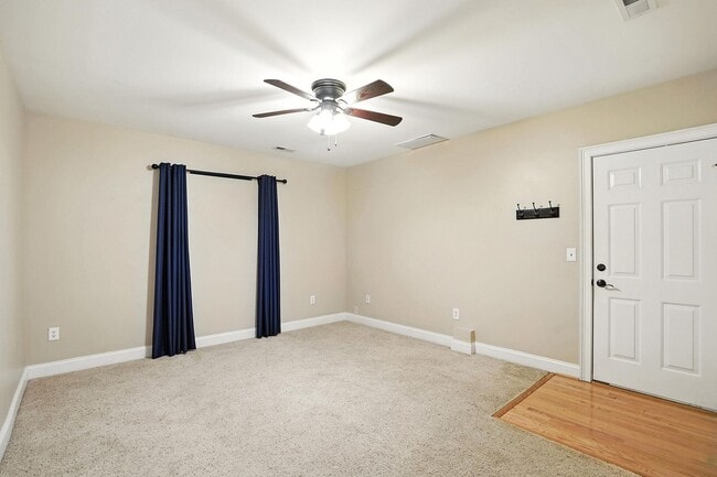 Building Photo - BEAUTIFUL BRICK FRONT TOWNHOME HOLLY SPRINGS!