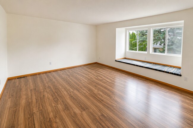 Building Photo - 1158 SE La Mesa Ave