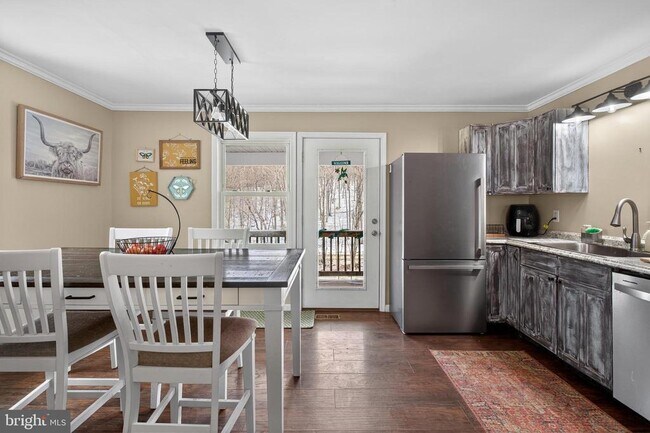 Building Photo - 1238 Logger Dr