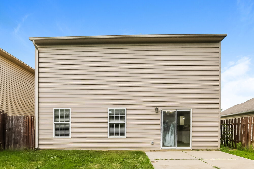Building Photo - 10189 Blue Sky Dr