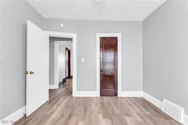 Building Photo - 3420 W 117th St