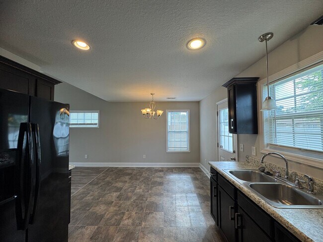 Building Photo - Gorgeous Single Family Home