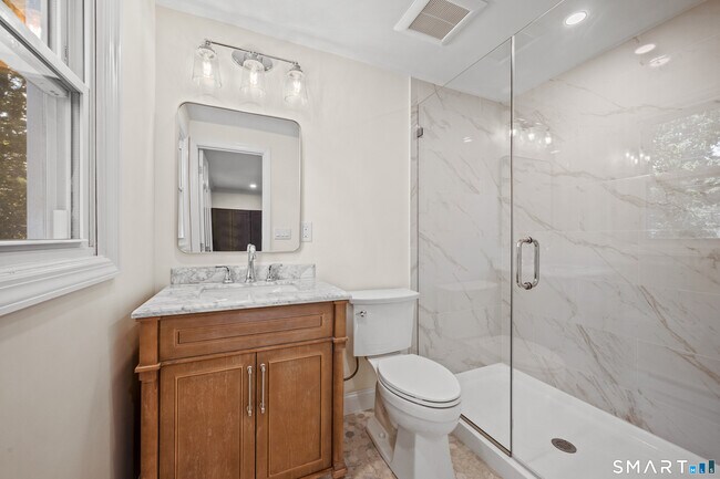Building Photo - 22 Carrona Dr