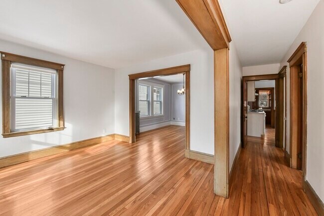 Building Photo - 22 Wyvern St