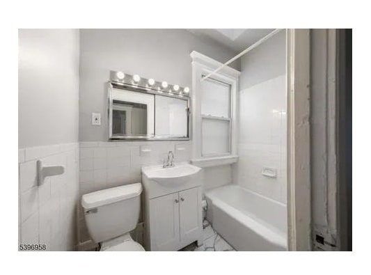 Building Photo - 107 Randolph Ave