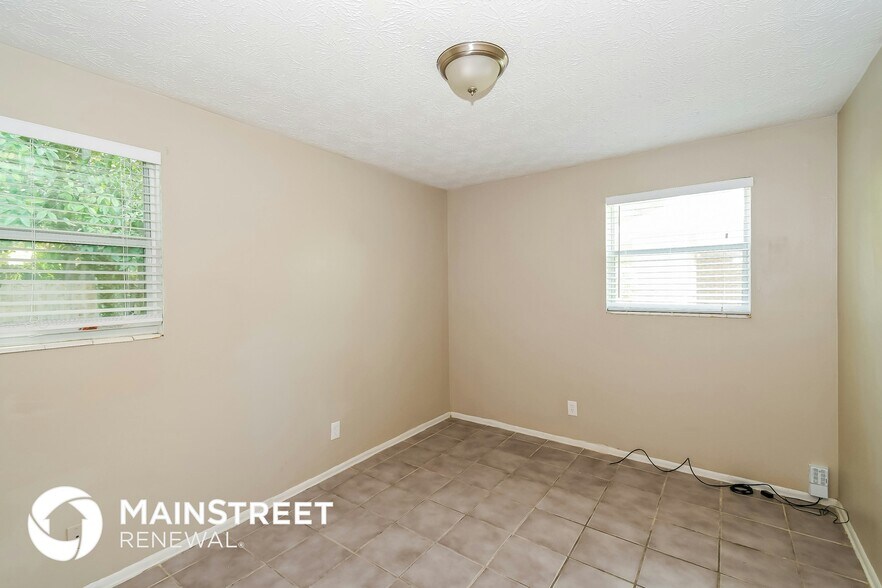 Building Photo - 6430 Lucente Dr