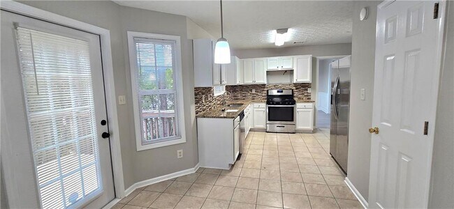 Building Photo - 610 James Ridge Dr