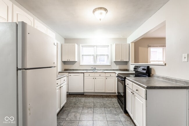 Building Photo - 6147 Broadway St