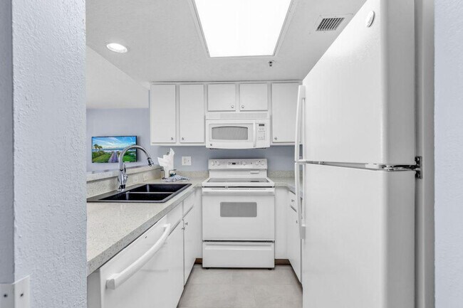 Building Photo - 1700 N Ocean Blvd
