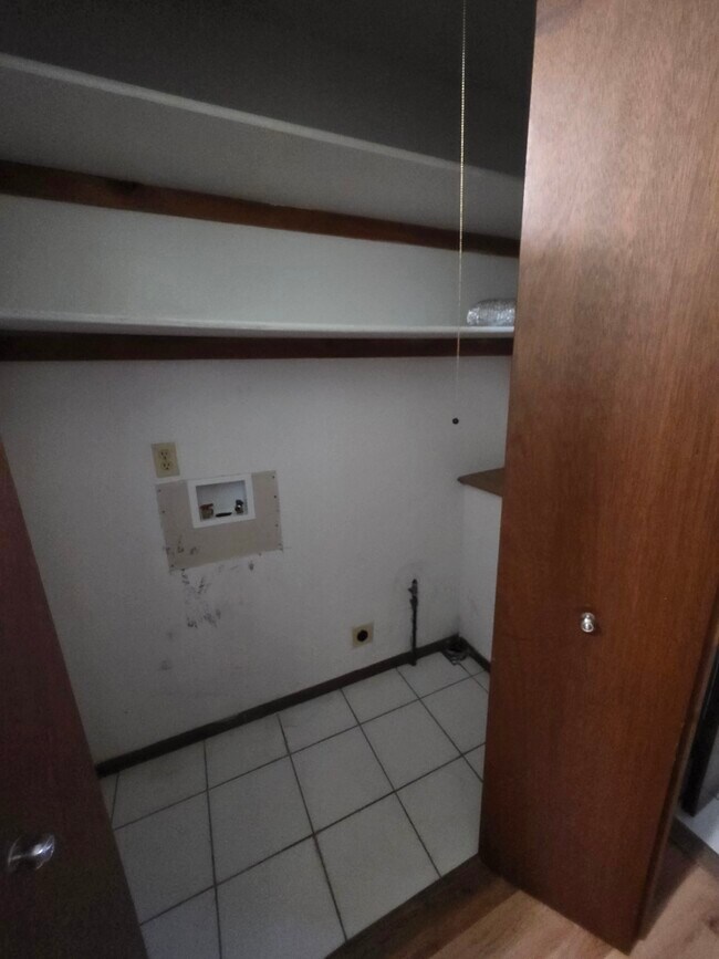 Building Photo - 6862 Femmer St