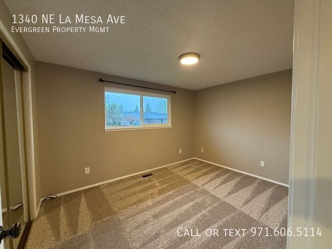 Building Photo - 1340 NE La Mesa Ave