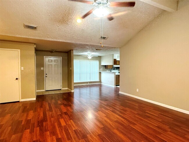 Building Photo - 4923 Kentwalk Dr