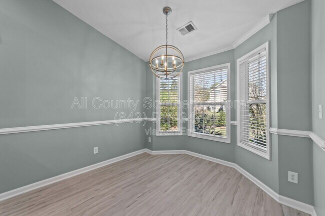 Building Photo - 359 Vesta Dr