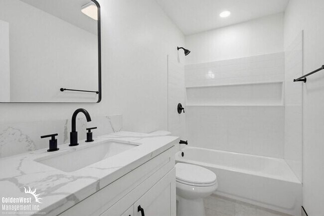 Building Photo - Newly Renovated 2Bdm 1Ba Apartment with Modern Upgrades in Chula Vista!