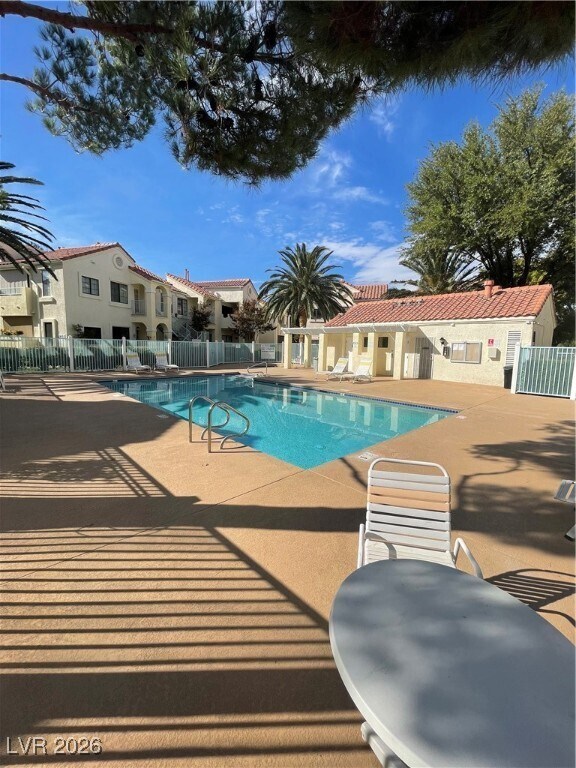 Building Photo - 4877 S Torrey Pines Dr