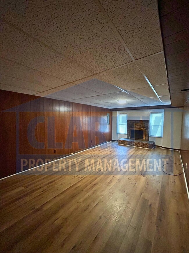 Building Photo - 913 Whisperwood Trail NE